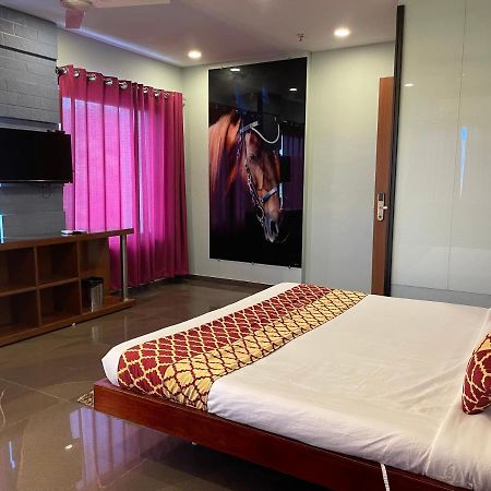 Hotel Airport Kk Nagpur Eksteriør bilde