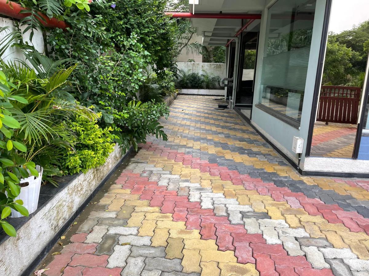 Hotel Airport Kk Nagpur Eksteriør bilde